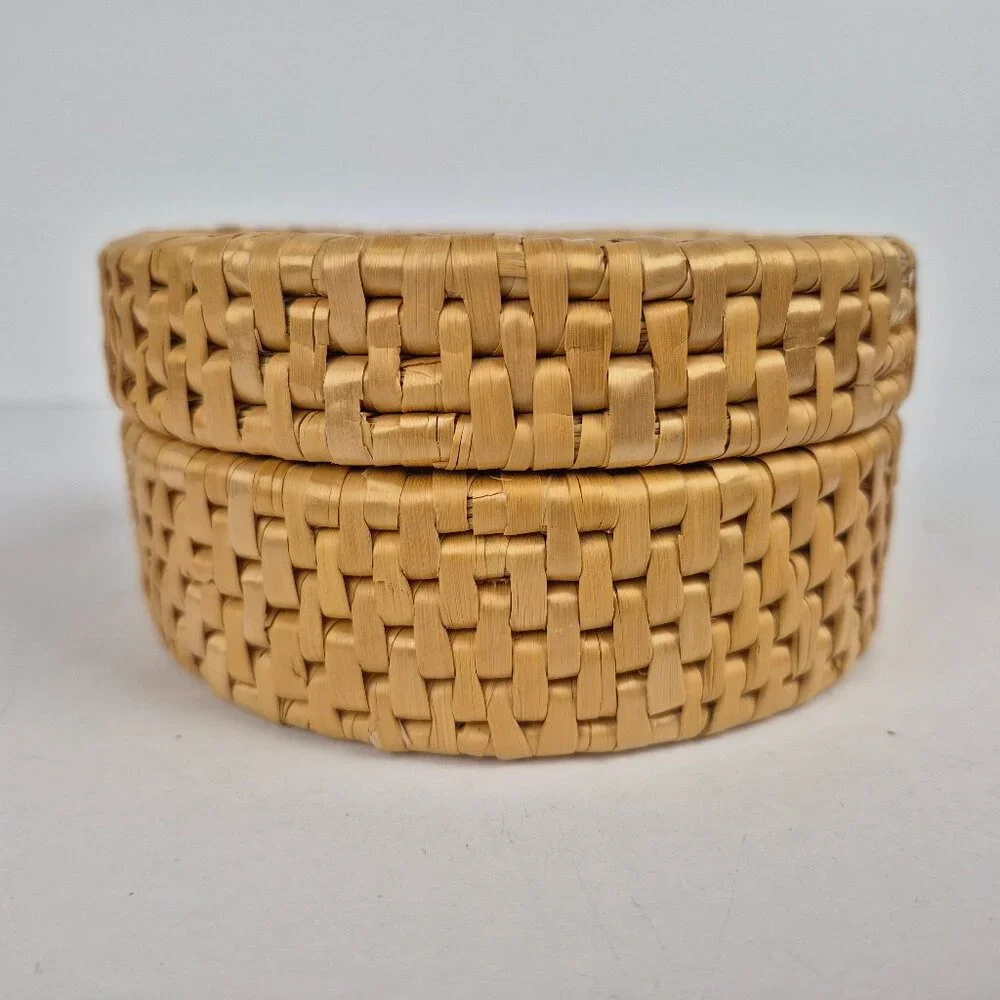 Vintage Wicker Rattan Coaster Set with Lidded Round Basket Case